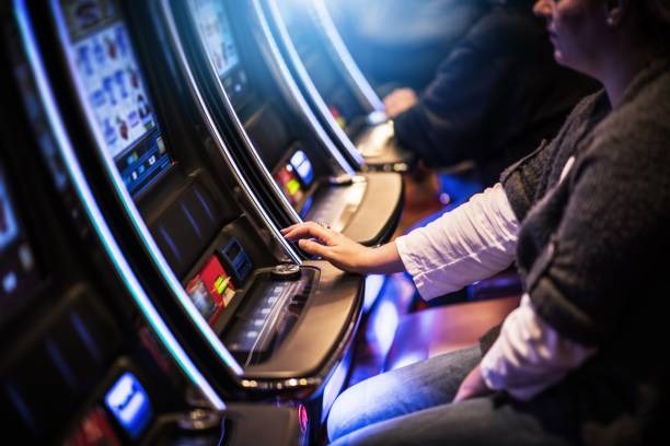 Pretty Gaming live dealer studio with professional blackjack table on interwin link mobile